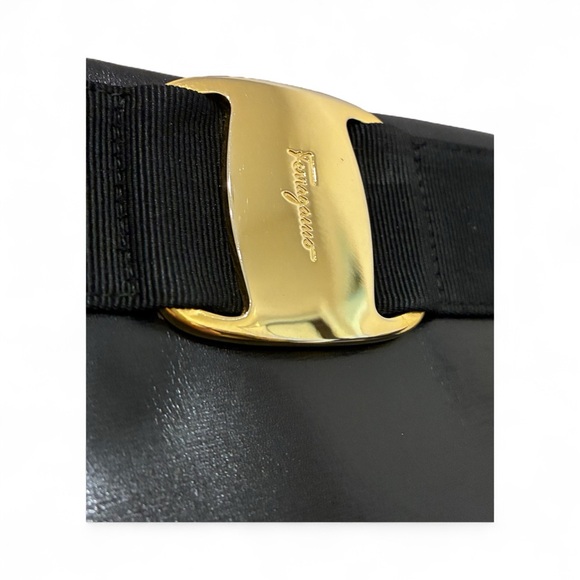 Salvatore Ferragamo Black Leather Shoulder Bag - Picture 8 of 11